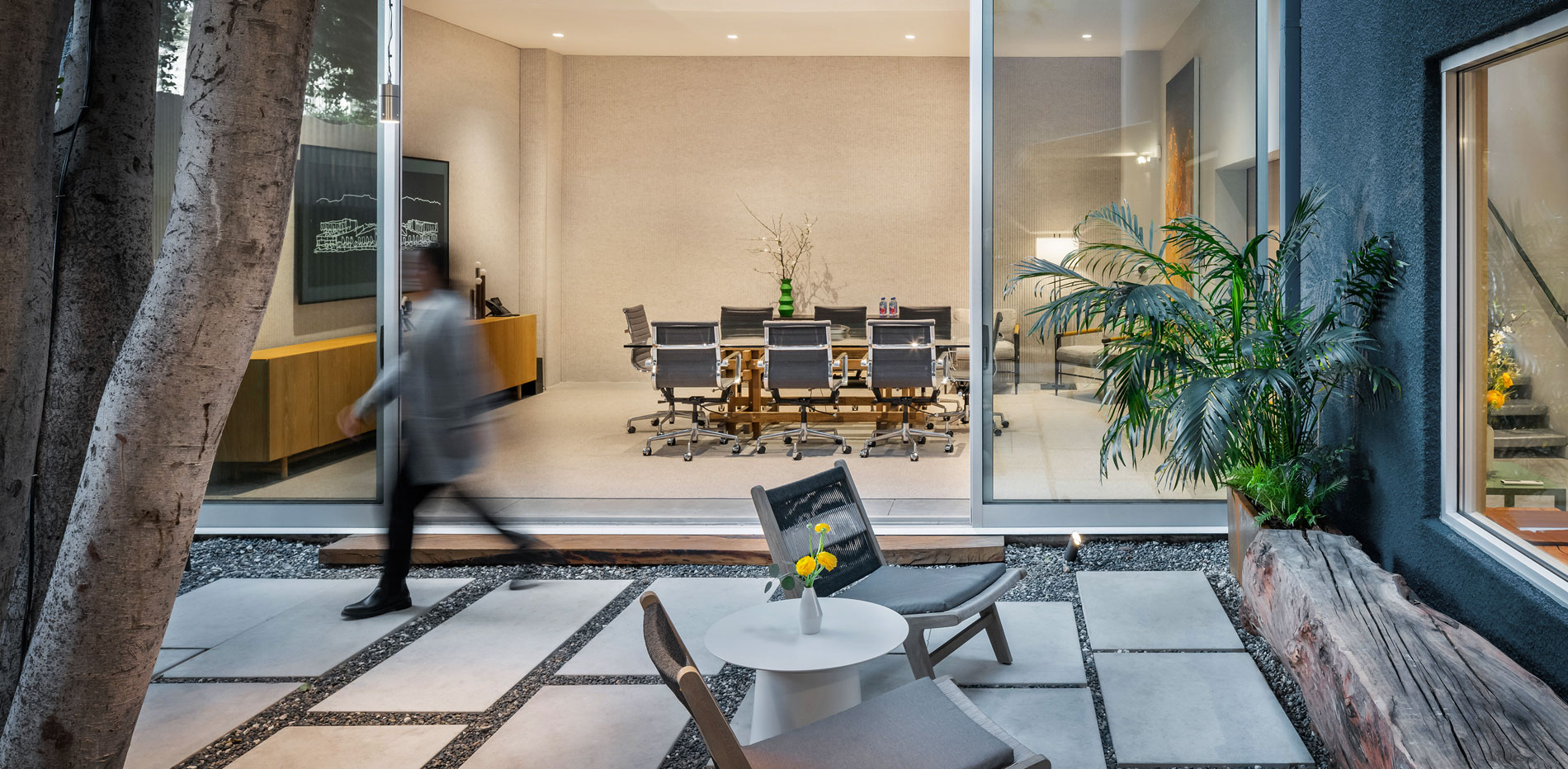 ECHELON Showroom Meeting Room